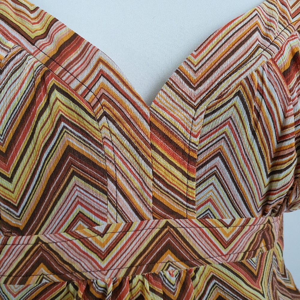 CUE Zig Zag Tan Retro Print Tank Size 12 - Picture 9 of 10